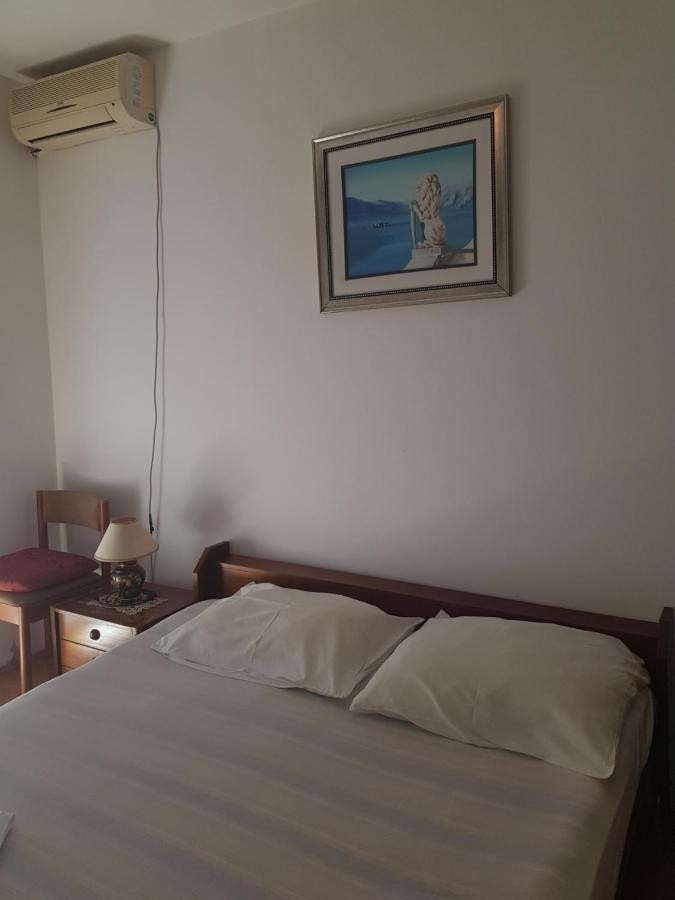 Sobe I Apartmani Marovic Petrovac 外观 照片