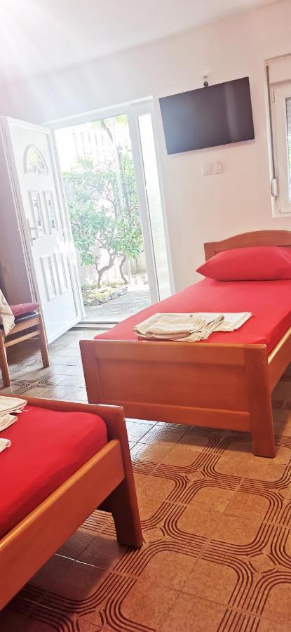 Sobe I Apartmani Marovic Petrovac 外观 照片