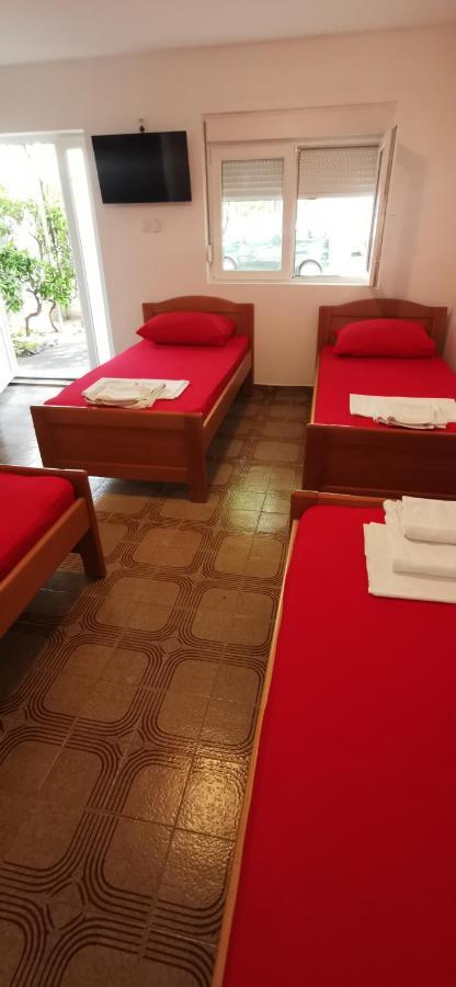 Sobe I Apartmani Marovic Petrovac 外观 照片