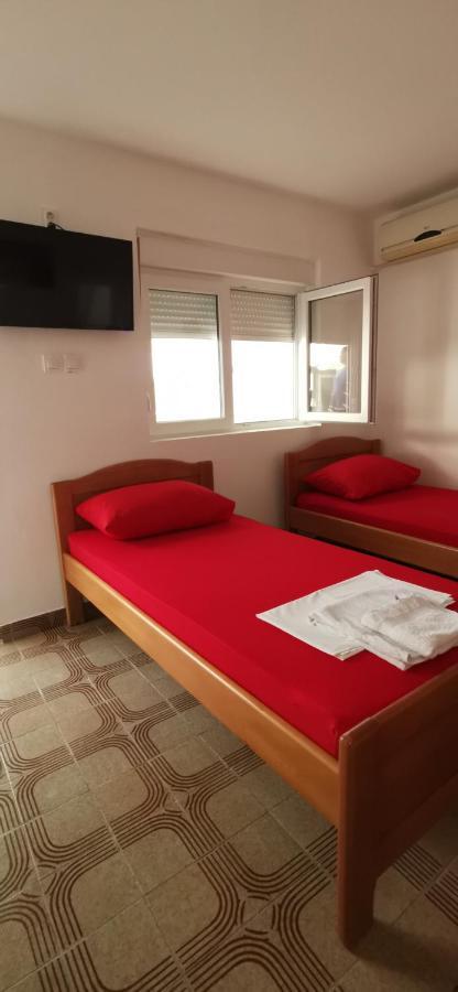 Sobe I Apartmani Marovic Petrovac 外观 照片