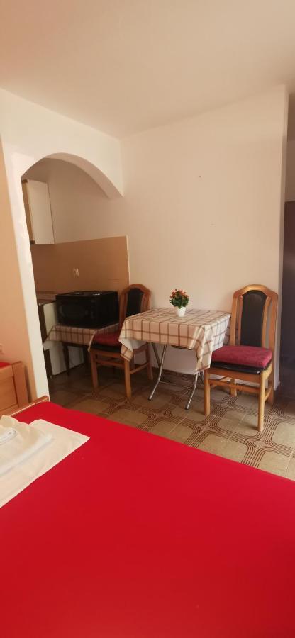 Sobe I Apartmani Marovic Petrovac 外观 照片