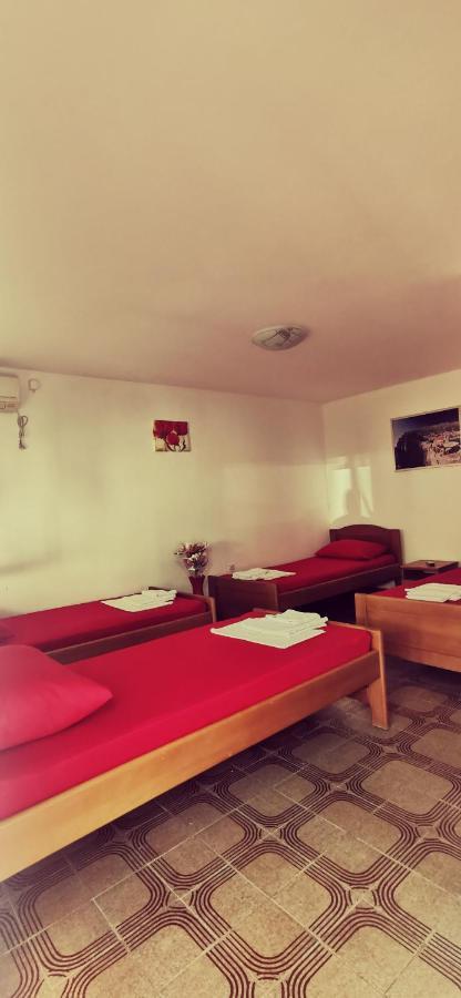 Sobe I Apartmani Marovic Petrovac 外观 照片